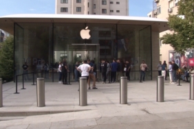 IPhone 16 alabilmek için metrelerce kuyruk oluşturdular