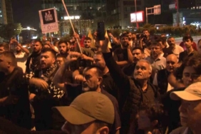 İsrail Başkonsolosluğu önünde Hizbullah lideri Hasan Nasrallah’ın öldürülmesi protesto edildi