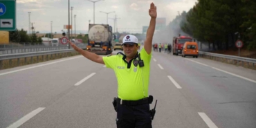 İstanbul-Edirne Otoyolu’nda yangın: Trafik tek şeritten sağlandı