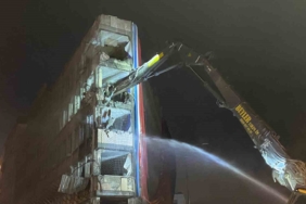 İstanbul Ticaret Borsası’na ait atıl durumdaki binanın Fatih Belediyesi tarafından yıkımına başlandı