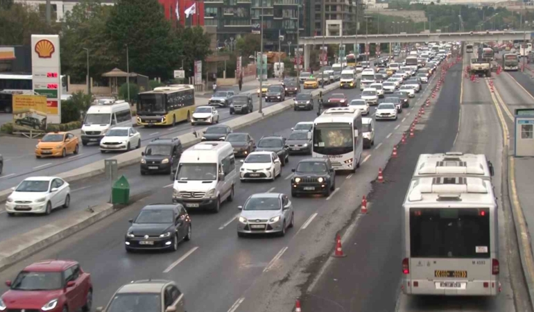 İstanbul’da eğitim-öğretim döneminin başlamasıyla birlikte trafikte yoğunluk oluştu