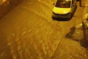 İstanbul’da sağanak etkili oldu, yollar dereye döndü