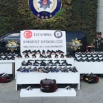 İstanbul’da silah kaçakçılarına operasyon: 227 silah ele geçirildi