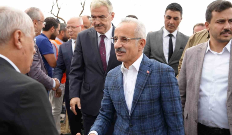 İznik Çevre Yolu Bakan Uraloğlu’nun katılımıyla hizmete açıldı