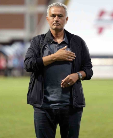 Jose Mourinho, Fenerbahçe’de ilk derbisine çıkacak