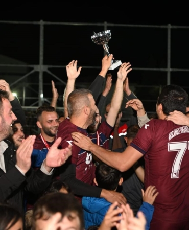 Kadıköyspor’un kupası Başkan Kocaman’dan