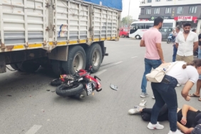 Kamyona çarpan motosiklet sürücüsü ağır yaralandı
