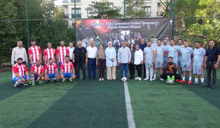 Kartal’da doktorlar ve hastane personeli, kalp sağlığı için sahaya çıktı
