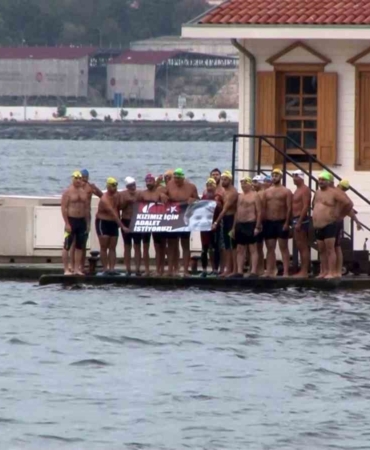 Katledilen Narin için Üsküdar’dan Kız Kulesi’ne yüzdüler