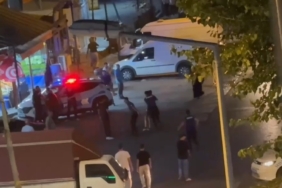 Kavgayı ayırmaya çalışan polise silah çekti, polis havaya ateş açtı: O anlar kamerada