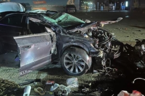 Kavşakta 2 otomobil çarpıştı: Biri ağır, 2 yaralı