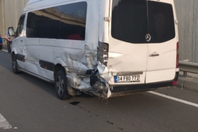 Keşan’da minibüs ile çarpışan otomobilin sürücüsü yaralandı