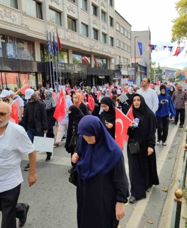 LGBT’ye karşıtı yüzlerce vatandaş Fatih’te bir araya geldi