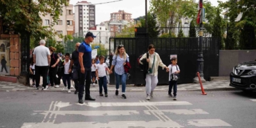 Maltepe’de zabıtayla okullar daha güvenli