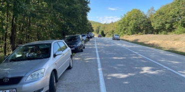 Mantar bol olunca yol kenarları araçlarla doldu