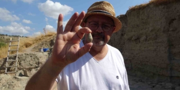 Maydos Antik Kenti’nde 3 bin 400 yıllık kurşundan üretilmiş sapan taşı bulundu