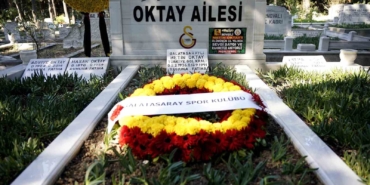 Metin Oktay kabri başında anıldı