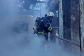 Metruk bina alevlere teslim oldu