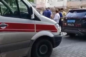 Misafir olarak gittiği evde, ev sahibini yaralayıp altınları çalarak kaçtı