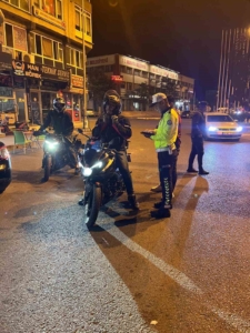 Motosiklet sürücülerine sıkı denetim