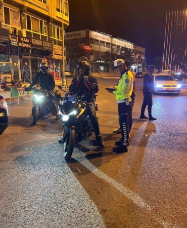 Motosiklet sürücülerine sıkı denetim