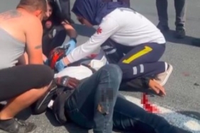 Motosikletten savrulan 2 kişi yaralandı