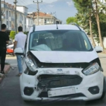 Okul servisi ile hafif ticari araç çarpıştı: 8’i öğrenci 11 yaralı