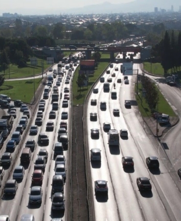 Okullar açıldı, Bursa’da yollar tıkandı
