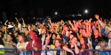 Orhaneli Karagöz Festivali ve Kurtuluş şenlikleri coşkuyla kutlandı