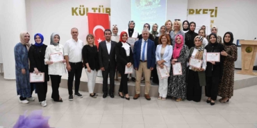 Osmangazi’de Diksiyon Atölyesi’ni tamamlayan kursiyerler sertifikalarını aldı