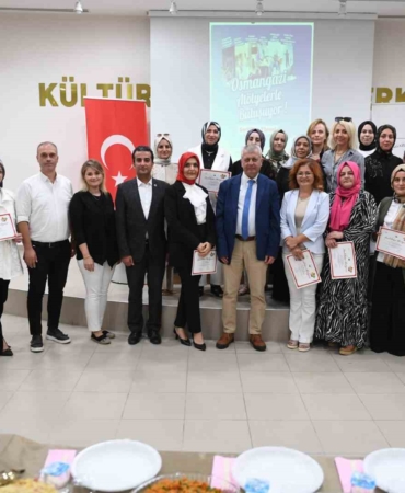 Osmangazi’de Diksiyon Atölyesi’ni tamamlayan kursiyerler sertifikalarını aldı