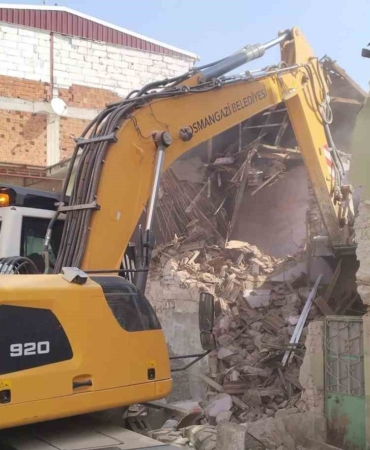 Osmangazi’de metruk bina temizliği