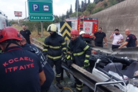 Otomobil bariyerlere ok gibi: 1 ölü, 2 yaralı