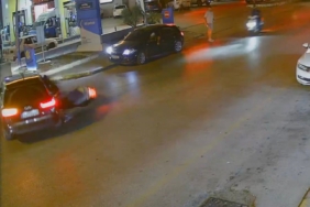 Otomobille çarpışan motosikletli genç hayatını kaybetti: Feci kaza kamerada