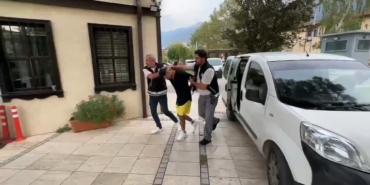 (Özel) Bursa’da suç makinesinden polislere: “Maymun çiçeğine yakalandım size de bulaşır”