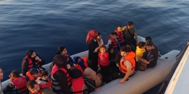 (Özel) Yunan unsurları çocukların da aralarında bulunduğu kaçak göçmenleri ölüme terk etti