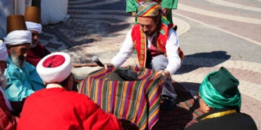 ’Pabucu dama atılmak’ deyimi buradan geliyor