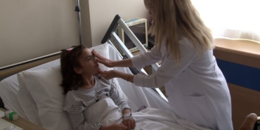 Pankartla Cumhurbaşkanı Erdoğan’a sesini duyuran Ada, dünyaya artık daha güzel bakacak