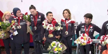 Paralimpik Oyunları’nda rekor kıran milli sporcular yurda döndü