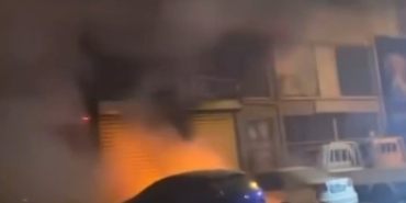 Park halindeki otomobil alevlere teslim oldu