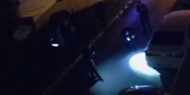 Pendik’te motosikletli bir şahıs park halindeki aracı kurşunlandı