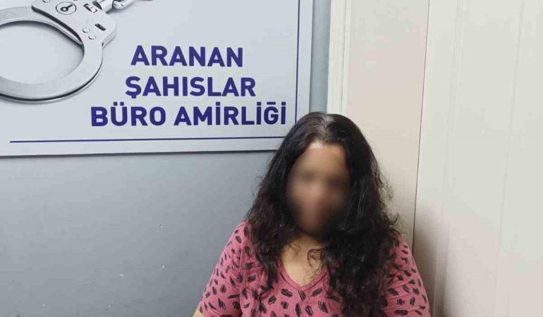 Polis 8 yıl önceki fotoğrafından yola çıktı, kadın hırsızı market çıkışı yakaladı