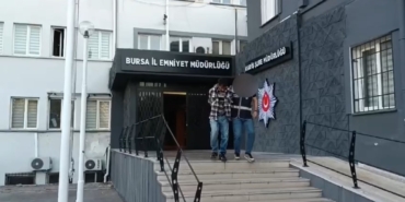 Polis tamirci kılığına girdi, 24 yıl hapisle aranan şüpheliyi yakaladı