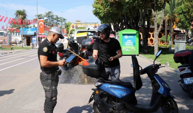 Polisten motosiklet sürücülerine dronlu denetim: 210 bin TL ceza kesildi, 11 motosiklet trafikten men edildi
