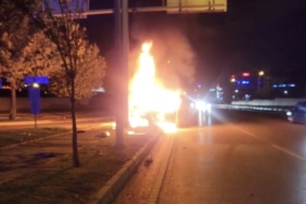 Refüje dalan sürücü camdan fırladı, araç alev topuna döndü