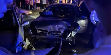 Sakarya’da iki otomobil çarpıştı: 4 yaralı