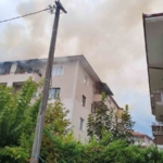 Sakarya’da şehir merkezinde korkutan yangın: Mahalleli sokağa döküldü