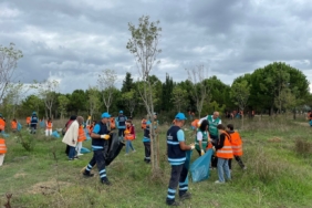 Sancaktepe Belediyesi ekipleri, Dünya Temizlik Günü’nde gönüllülerle el ele verdi