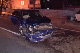 Sancaktepe’de 2 araç kafa kafaya çarpıştı: 2’si çocuk 6 ağır yaralı