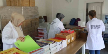 Serdivan Belediyesi’nden öğrencilere kırtasiye desteği